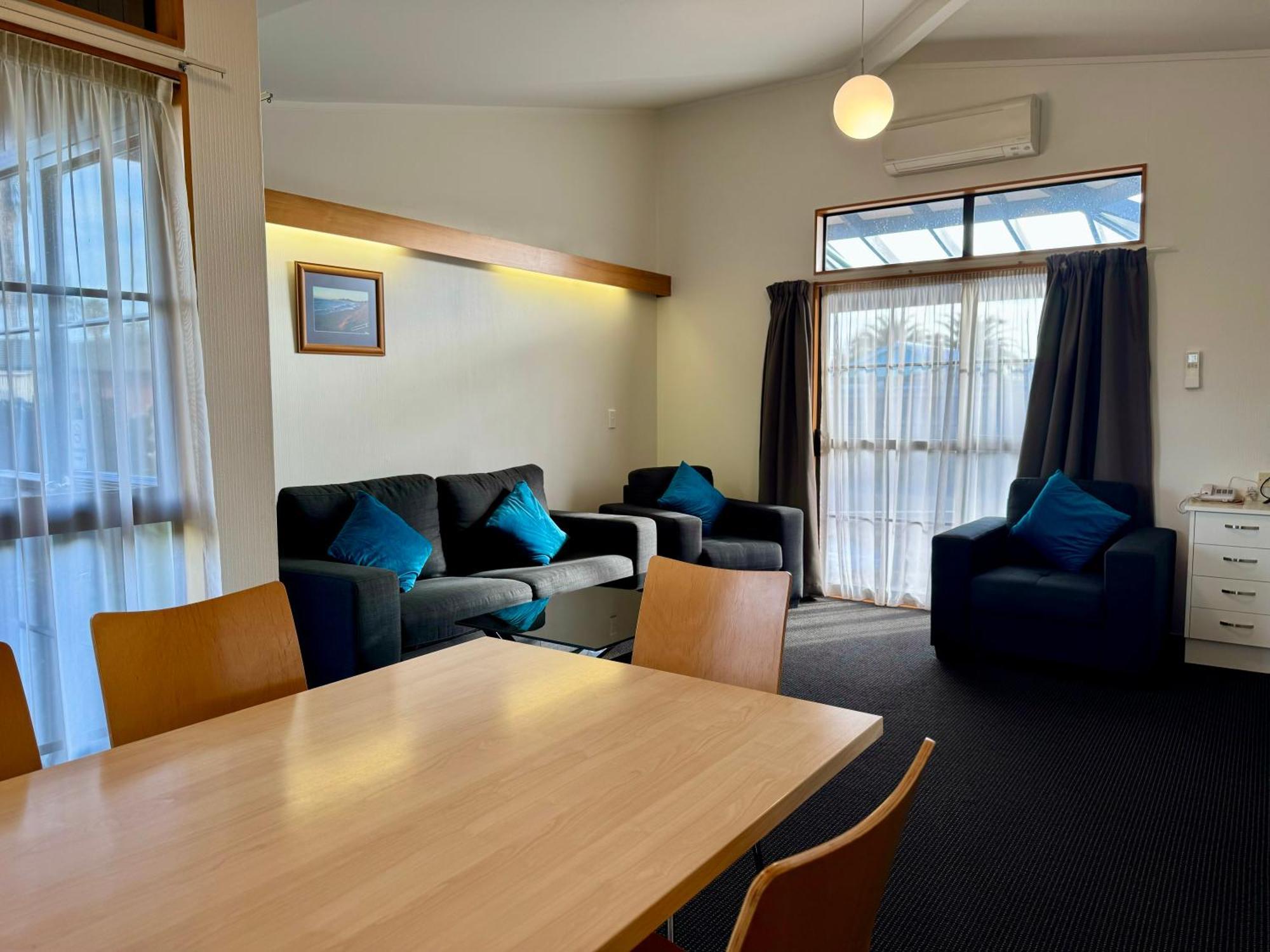 Teal Motor Lodge Гизбърн Екстериор снимка